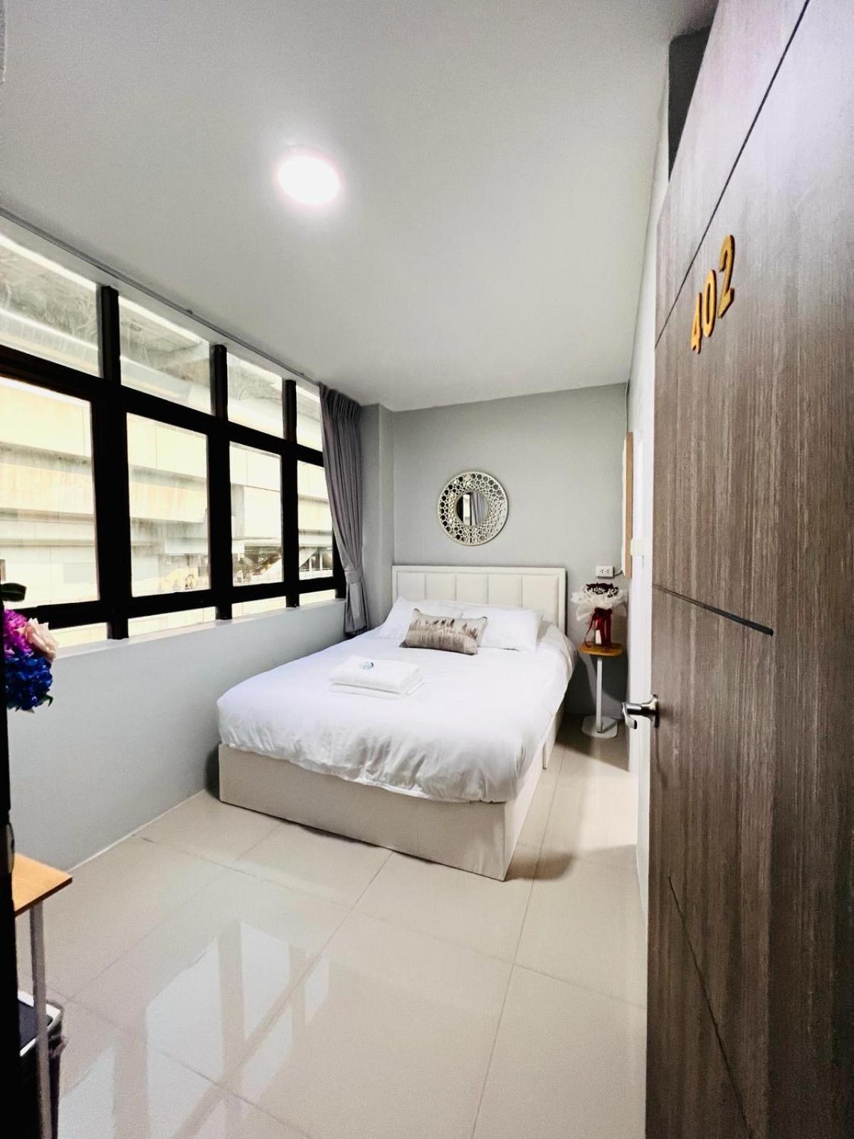 Luna Hotel Банкок Екстериор снимка